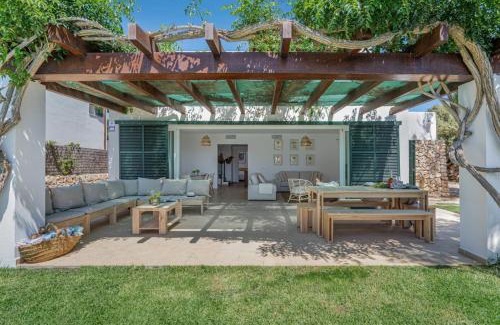 Marina de Son Ganxo House | Villa Pepponi: Family-Friendly Retreat with Pool Access