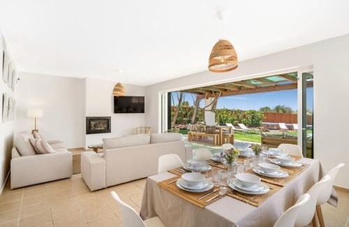 Marina de Son Ganxo House | Villa Pepponi: Family-Friendly Retreat with Pool Access