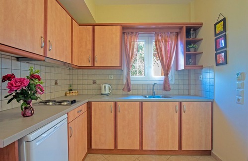 Messonghi Apartment | Villa Pepy Apartment with Sea View & Garden Amenities