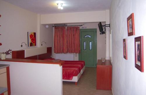 Messonghi Apartment | Unforgettable Stay at Villa Pepy: 10/10 with Hot Tub!