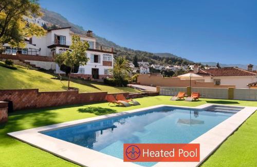 Alhaurin de la Torre Villa | Villa Peralta: Oceanfront Bliss with 9.7/10 Guest Rating