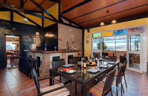 Alhaurin de la Torre Villa | Villa Peralta: Oceanfront Bliss with 9.7/10 Guest Rating