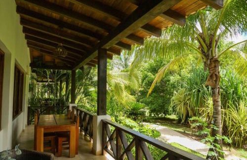 Las Escobas del Venado House | Villa Perla A Surfer's Dream