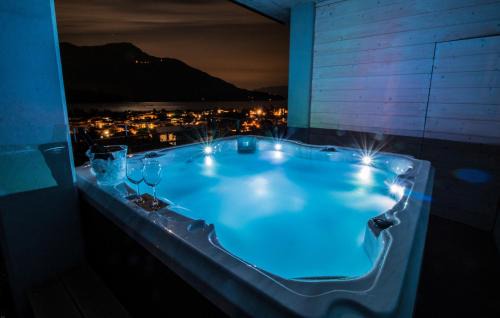 Domaso Villa | Villa Perla del Lago: Oceanfront Retreat with Pool & Hot Tub