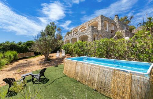 Gagliano del Capo House | Relax at Villa Petra by BarbarHouse with Pool and Family Comfort