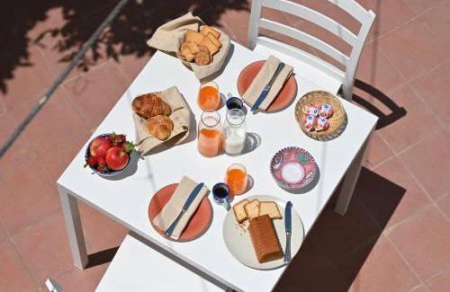 Mondragone Bed & Breakfast | Villa Petrinum B&B - Family Friendly with Breakfast Included
