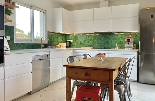 Les Matelles House | Relaxing Villa Pic Saint Loup with Pool, Family-Friendly Stay