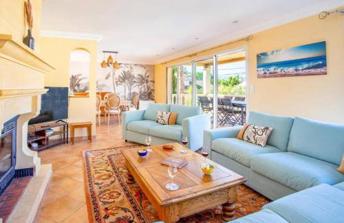 Pinet Villa | Villa Picpoul by Villa Plus
