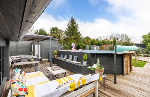 Vertheuil House | Relax at Villa Pierre - Pet Friendly & Pool Access Awaits