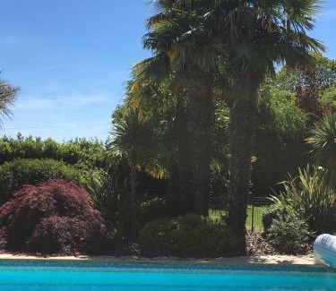 Le Boupere Bed & Breakfast | Villa Pietra: Oceanfront Retreat with Pool & Breakfast