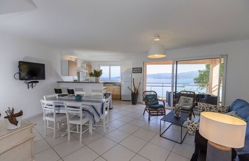 Calcatoggio House | Villa Pietri Mare: Oceanfront Bliss with a 9.8 Rating