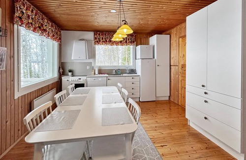 Raakkyla House | Experience Villa Piranniemi: Lake View and Spa Retreat