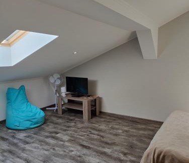Brezova Apartment | Villa Pirken Hammer: Family-Friendly Stay with Breakfast
