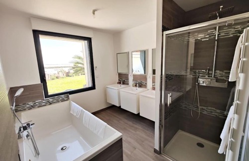 Quartier des Boucholeurs Villa | Elegant Villa with Pool and Ocean View in Chatelaillon