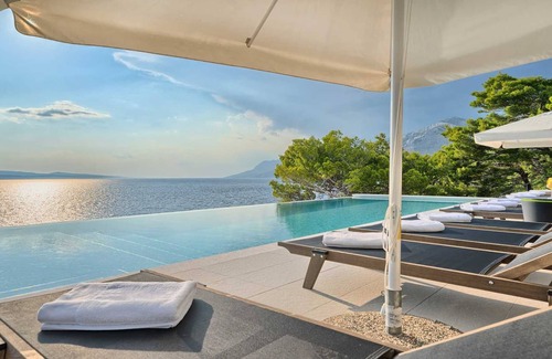 Brela Villa | Villa Platinum Pearl - beachfront villa with 5 bedrooms