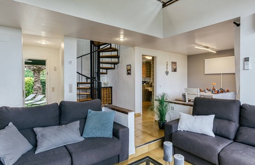Sant Pere Pescador Villa | Villa "Playa": Oceanfront Retreat with Pool & Wi-Fi Access