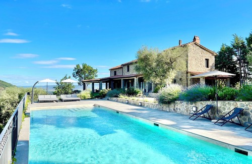 Castel del Piano Villa | Villa Podere Del Grasso Tuscany