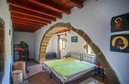 Kissamos House | Discover Family-Friendly Comfort at Villa Polirinia