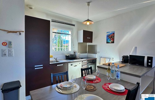 Lecci Apartment | Villa Pomelo: Relaxing Spa Retreat with Private Pool