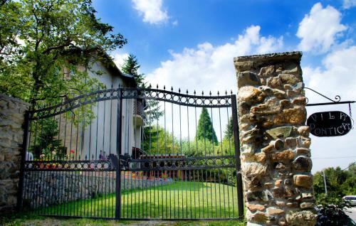 Vitosha District House | Villa Pontica: Family-Friendly Stay with Dining Options