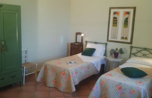 Cupra Marittima Villa | Family-Friendly Villa with Pool & Ocean Views, Rated 9.6