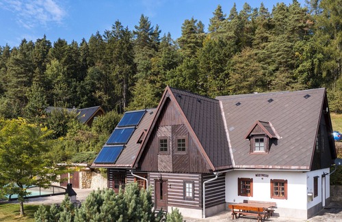 Stupna Villa | Stupna KSS180: Pet-Friendly Retreat with Pool & Breakfast