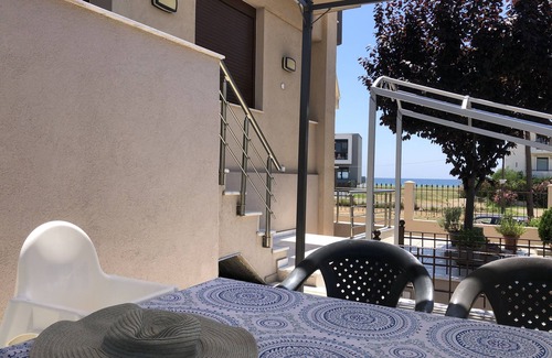 Paralia Dionysiou House | Relax at Villa Portaria with Pool and Ocean View