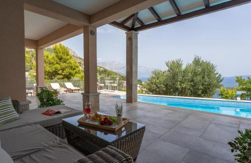 Mimice Villa | Relaxing Villa Porto Mimice with Private Pool and Gym