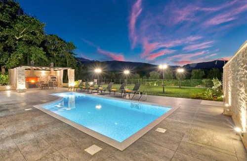 Katochori Villa | Villa Potami Angela: Family-Friendly Retreat with Pool