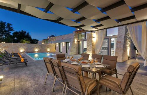 Katochori Villa | Villa Potami Angela: Family-Friendly Retreat with Pool
