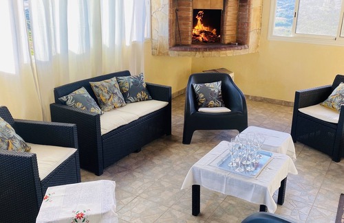 Afa Villa | Tranquil Villa for 8, Just Minutes from the Beach