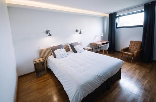 Clermont-Ferrand Hotel | Villa Pradelle: Family-Friendly Escape with Pool & Breakfast