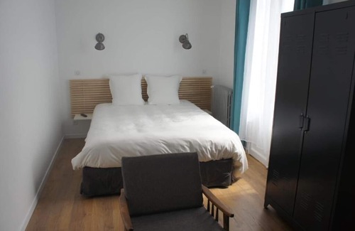 Clermont-Ferrand Hotel | Villa Pradelle: Family-Friendly Escape with Pool & Breakfast