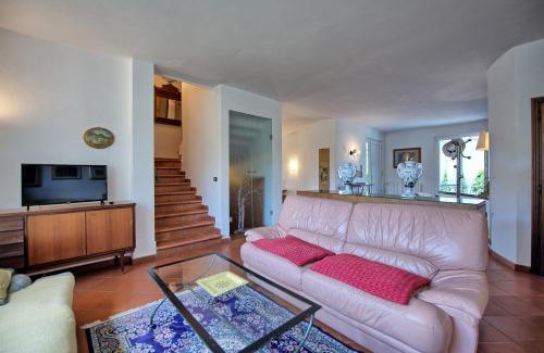 Pratovecchio Villa | Discover Villa Pratovecchio: Pet-Friendly & Family Retreat