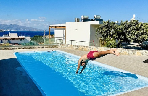 Kalo Chorio Villa | Villa Praxia: Family-Friendly Retreat with Pool & Breakfast