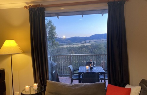 Pokolbin Villa | Discover Villa Premiere - Cypress Lakes Resort: Rated 9.8/10