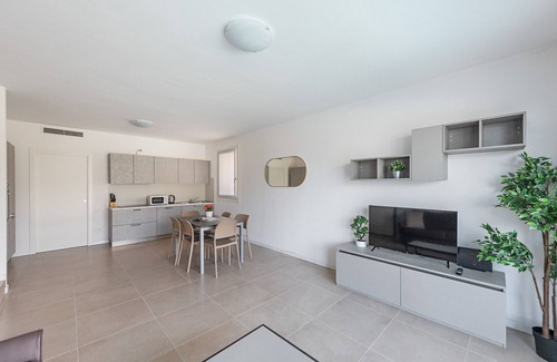 San Bartolomeo Villa | Villa Prestige 15: Relax with Pool and Spa Amenities