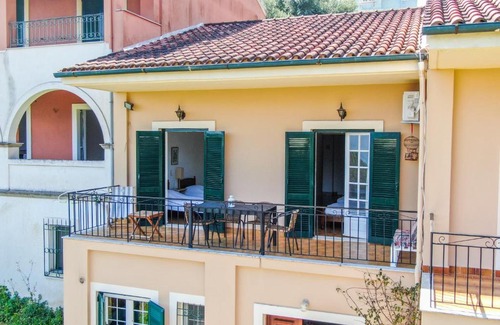 Kato Korakiana Apartment | Discover Villa Prima: Pet-Friendly Getaway for Families