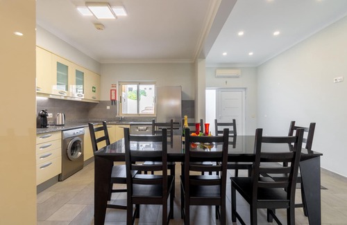 Funchal House | Discover Villa Primavera: Oceanfront Comfort & Pet Friendly
