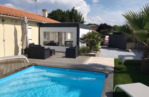 La Teste-de-Buch Villa | Villa with Heated Pool & Ocean Views Near Bassin