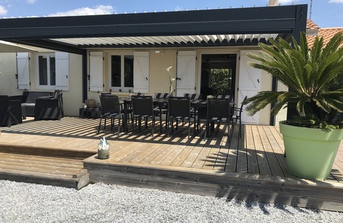 La Teste-de-Buch Villa | Villa with Heated Pool & Ocean Views Near Bassin