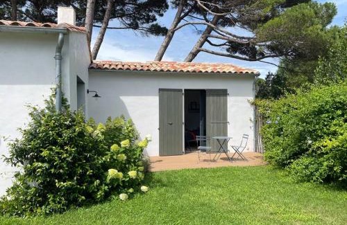 Le Bois-Plage-en-Re Villa | Villa Near Beaches and Shops with Ocean View & Private Beach