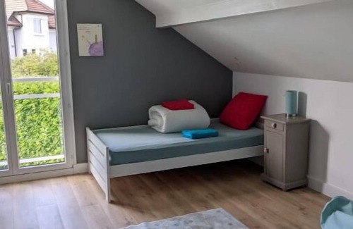 Thonon-les-Bains Villa | Tranquil Villa with Pool and Garden Near the Lake
