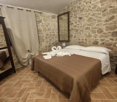 Castel Ritaldi House | Relax at Villa Proserpina: Pool, Breakfast & Family-Friendly