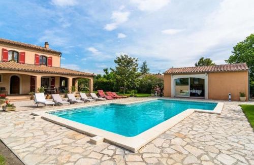 Althen-des-Paluds House | Elegant Villa Provençale with Pool and Family-Friendly Amenities