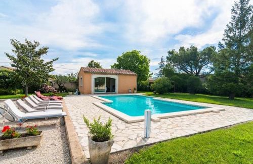 Althen-des-Paluds House | Elegant Villa Provençale with Pool and Family-Friendly Amenities