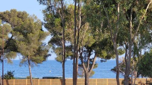 Plage de la Garonnette Villa | Relax at Villa Provençale: Oceanfront Oasis near Saint Tropez