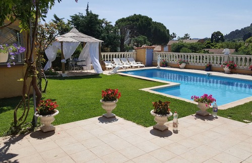 Sollies Pont Villa | Tranquil Villa Provencale with Private Pool & Ocean Views