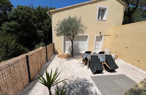 La Celle-sous-Gouzon Villa | Villa Provence Méditerranée