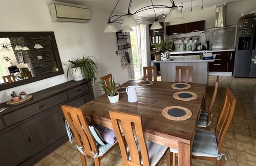 Vailhauques Villa | Villa Provence: Relax by the Pool with Ocean Views & Wifi